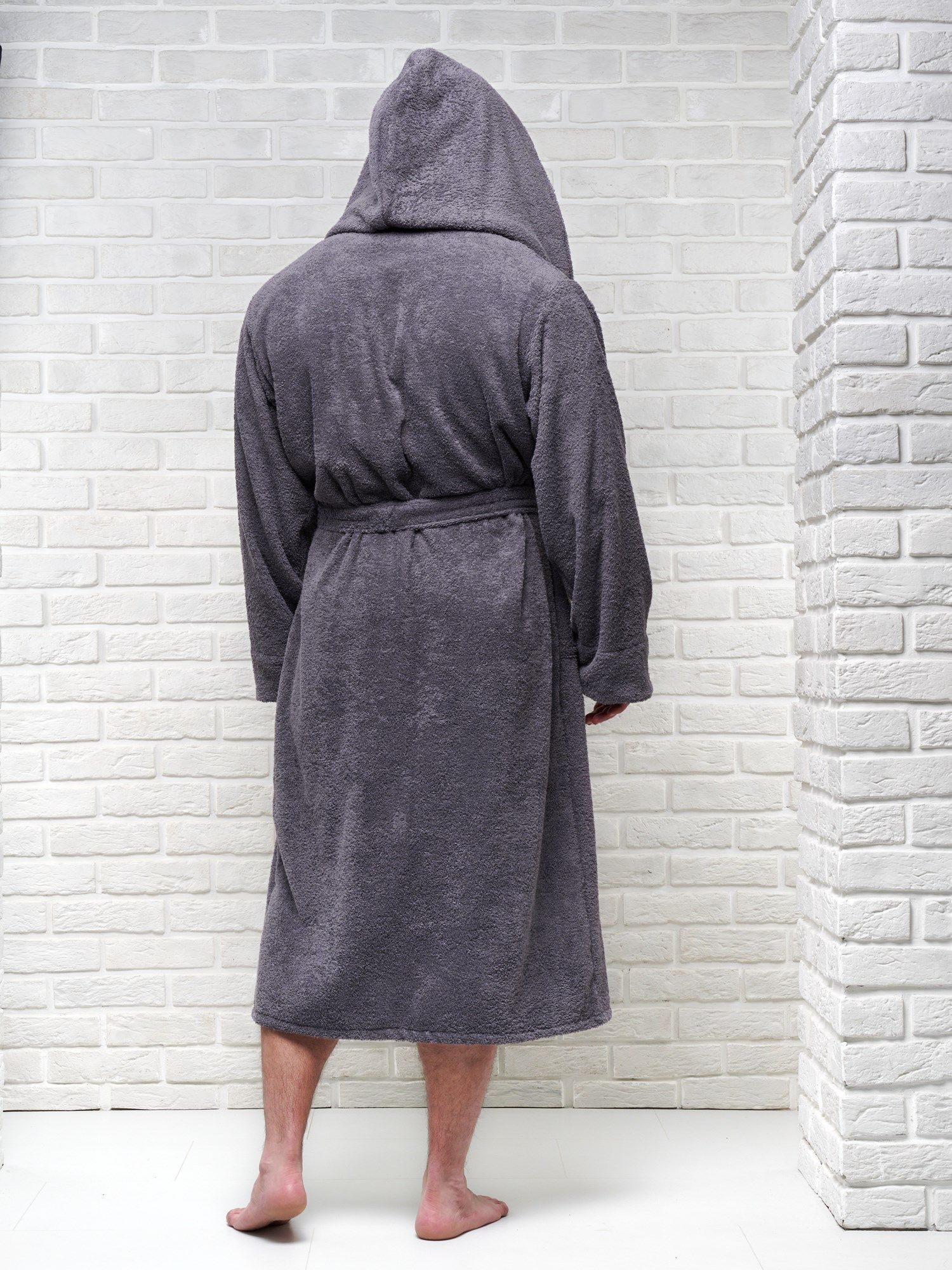 снимок Халат мужской махровый PandaHug с капюшоном, темно-серый от магазина BIO-TEXTILES ОПТ
