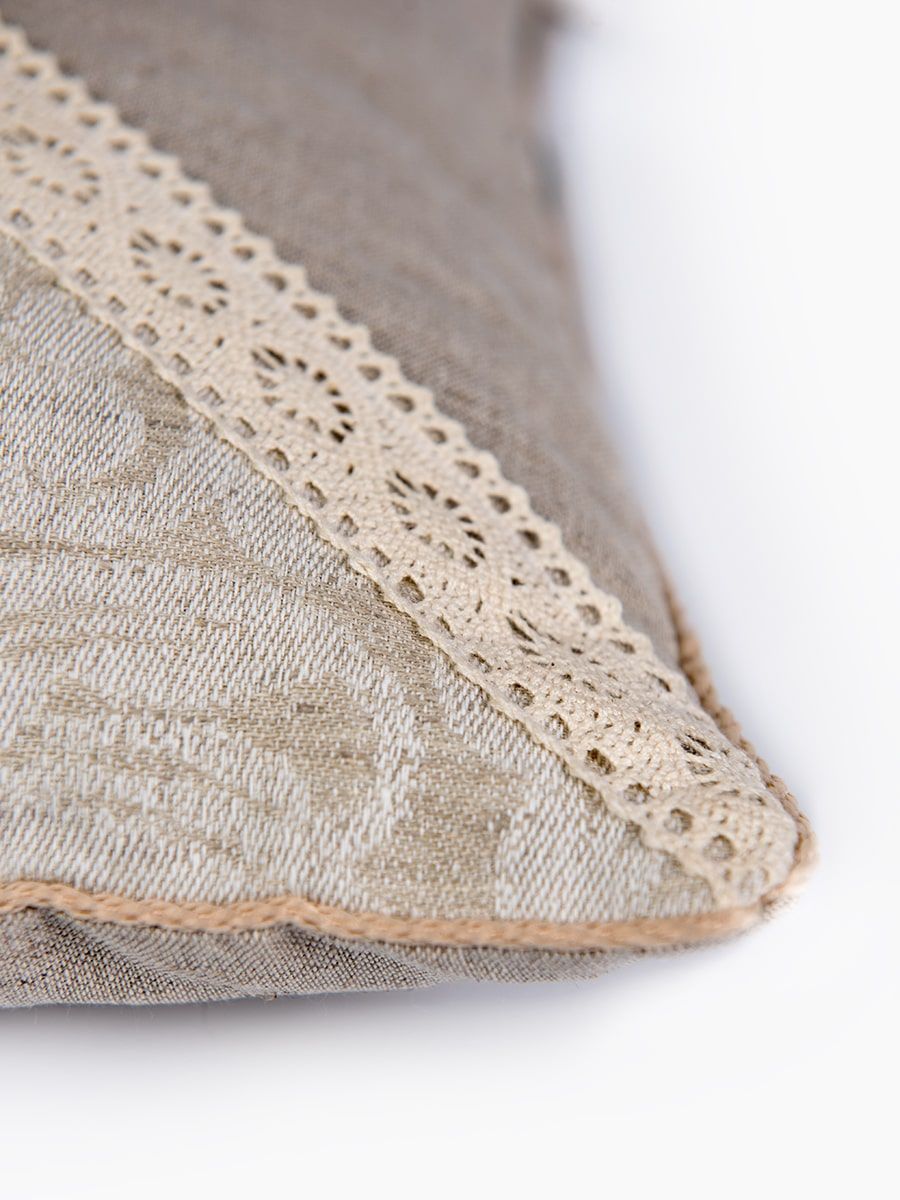 снимок Подушка "Кедровая сказка" 30*30 от магазина BIO-TEXTILES ОПТ
